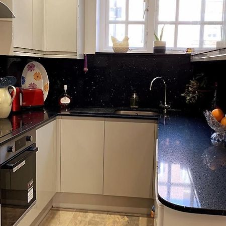 Stylish And Cosy 3 Bedroom Appartment 런던 외부 사진